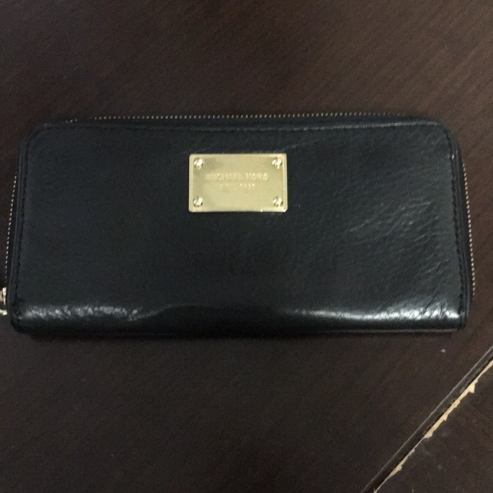 Michael Kors zip leather wallet